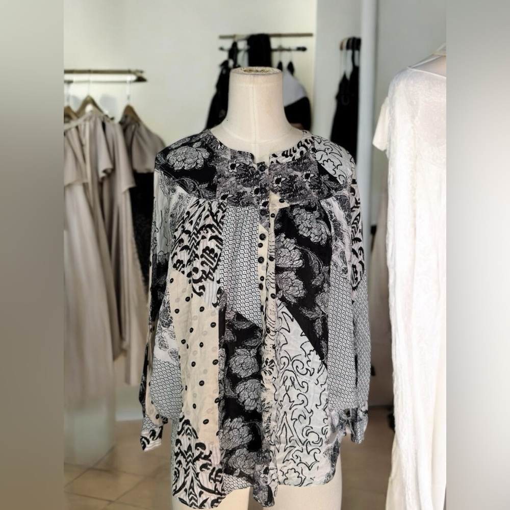 Anthropologie Maeve Bohemian Artsy Printed Popover Black and Gray Top XS